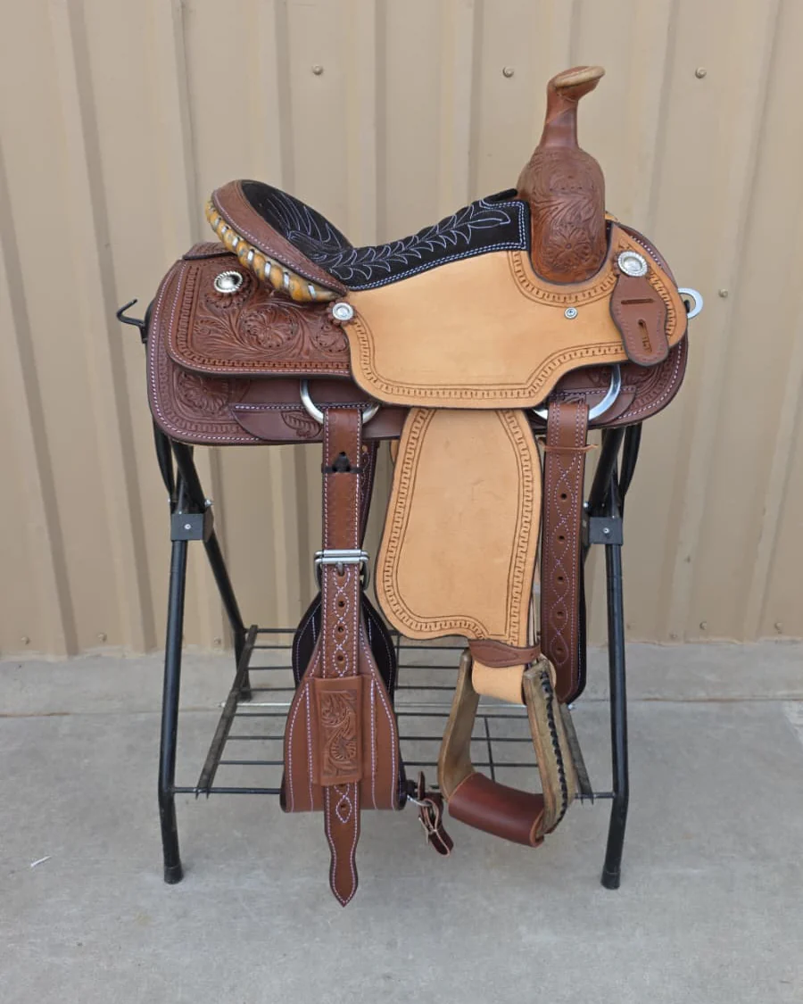 #2769 14" Corriente Team Roping Saddle